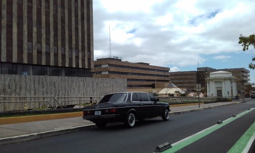 EdificiodeTribunalesdeJusticiaenSanJoseCentroCOSTARICALIMOSINA.jpg